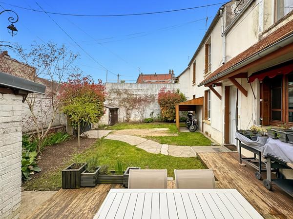 MAISON CENTRE-VILLE DE PUSSAY, 3 CHAMBRES, CAVE ET JARDIN