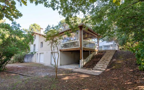 Maison à vendre    5 pièces •  Biscarrosse