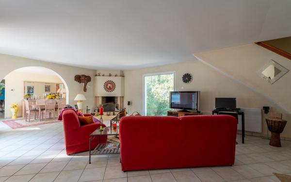 Maison à vendre    5 pièces •  Biscarrosse