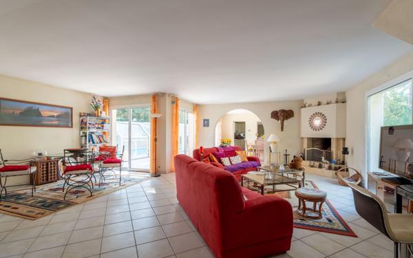 Maison à vendre    5 pièces •  Biscarrosse