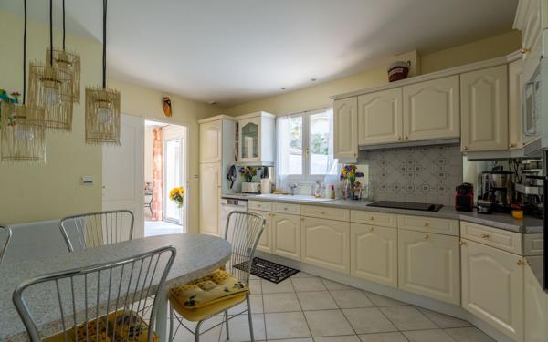 Maison à vendre    5 pièces •  Biscarrosse