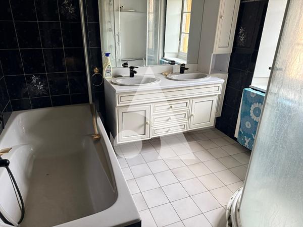 Maison 9 pièces 215 m2