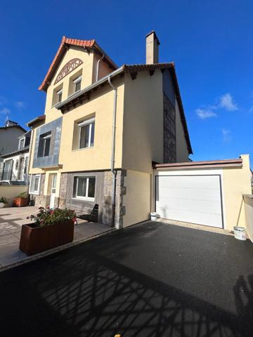 Maison Aurillac 7 pièce(s) 194 m2 , Aurillac