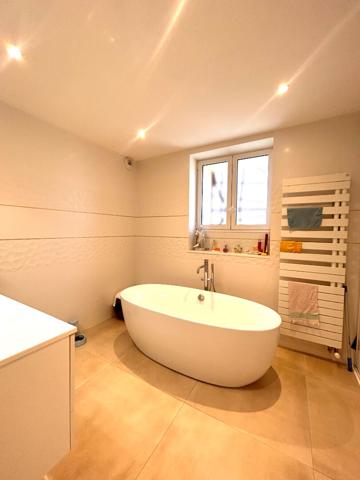 Maison Aurillac 7 pièce(s) 194 m2 , Aurillac