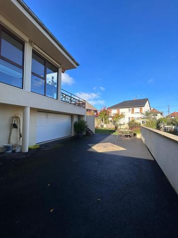 Maison Aurillac 7 pièce(s) 194 m2 , Aurillac