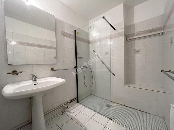 Appartement Villeurbanne / Léon Blum - Bon Coin - T4 - 80 m² - séjour double - balcon - loggia - cave - garage