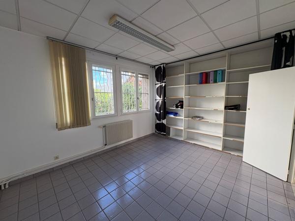 Bureaux professionnels à vendre - 207 m2 (Saint Jean le Blanc)