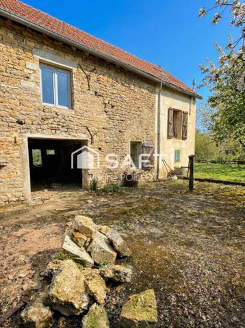 Ensemble à rénover avec jardin  et dépendances