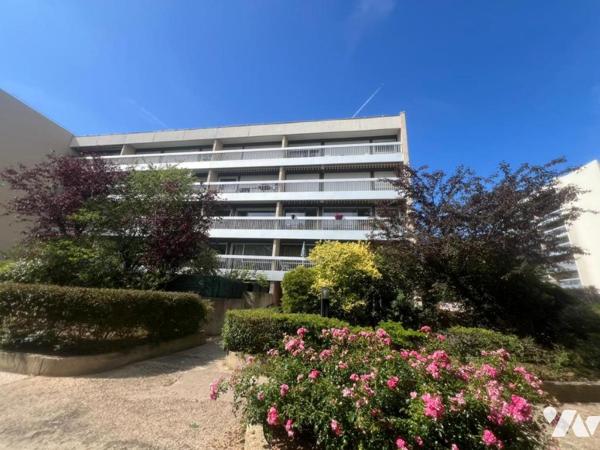 GRAND 3/4 Pièces à Elancourt