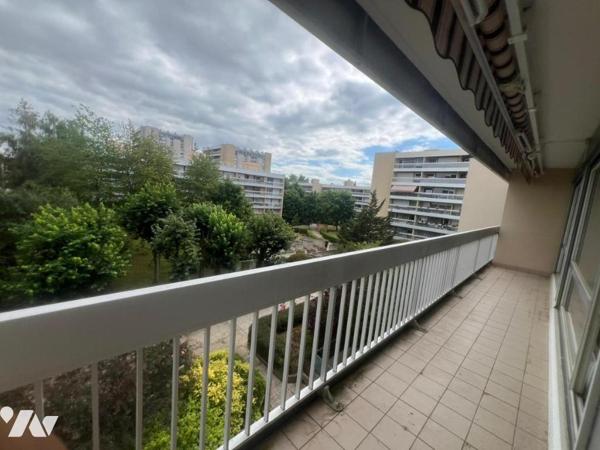 GRAND 3/4 Pièces à Elancourt