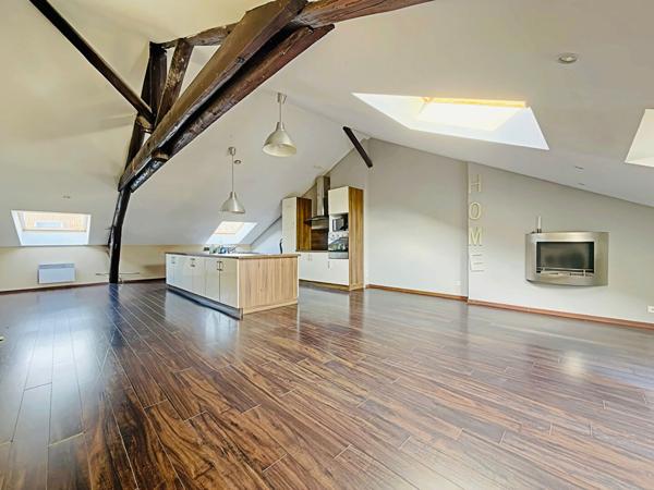 À vendre : Appartement 4 pièces au dernier étage à Reims - Idéalement situé !