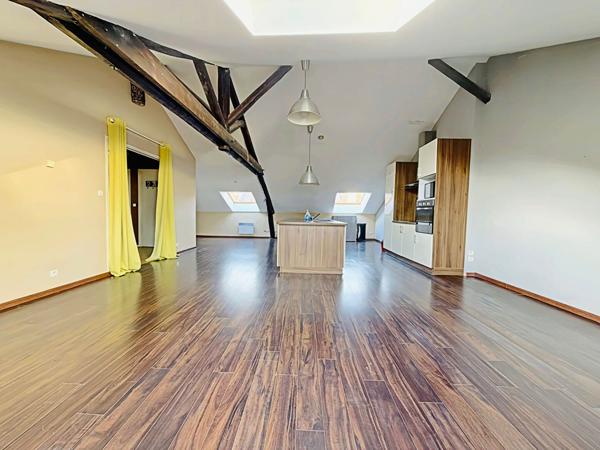 À vendre : Appartement 4 pièces au dernier étage à Reims - Idéalement situé !