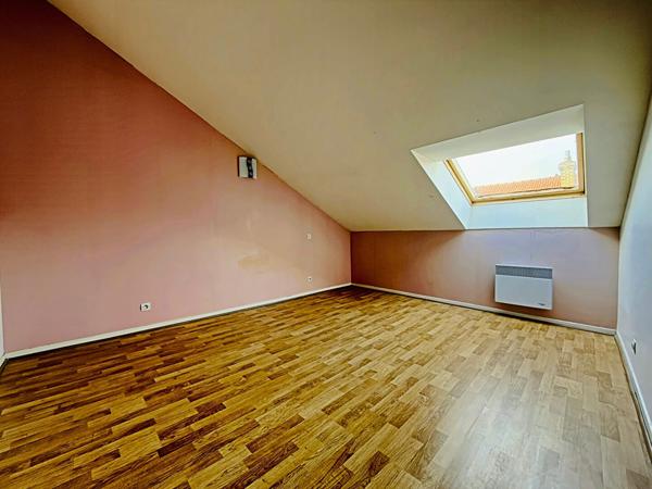 À vendre : Appartement 4 pièces au dernier étage à Reims - Idéalement situé !