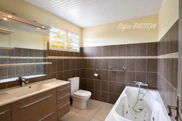A VENDRE LES TROIS ILETS – VILLA CONTEMPORAINE T4 VUE MER AVEC PISCINE – PROCHE GOLF INTERNATIONAL (972)