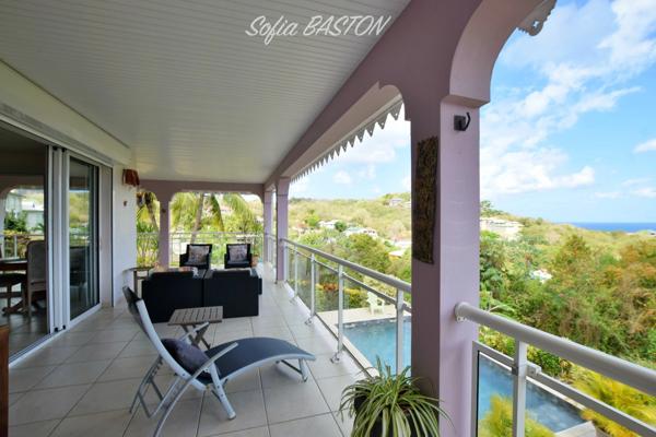 A VENDRE LES TROIS ILETS – VILLA CONTEMPORAINE T4 VUE MER AVEC PISCINE – PROCHE GOLF INTERNATIONAL (972)