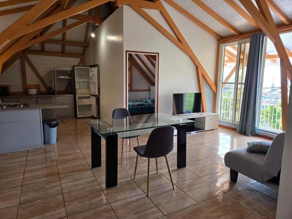 Location                                                      Appartement
                        
                     5 pièces                      80 m2                     à Fort-de-France