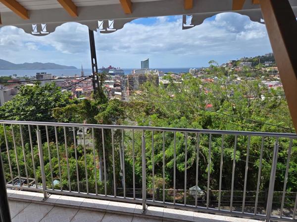Location                                                      Appartement
                        
                     5 pièces                      80 m2                     à Fort-de-France