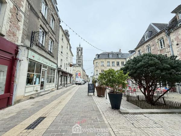 Local 92 m² à Laon 02000
