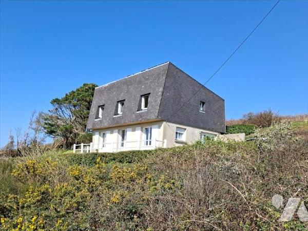 Maison d'habitation d'architecte, aux portes de la Presqu'ile de Crozon vue imprenable sur la b...