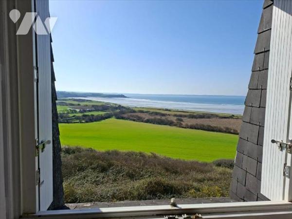 Maison d'habitation d'architecte, aux portes de la Presqu'ile de Crozon vue imprenable sur la b...