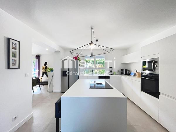 Superbe maison rénovée avec piscine et dépendance