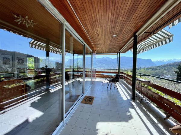 Barberaz (73000) Cadre de vie unique pour cette maison d’architecte avec vue panoramique exceptionnelle - à 5 mn de Chambéry