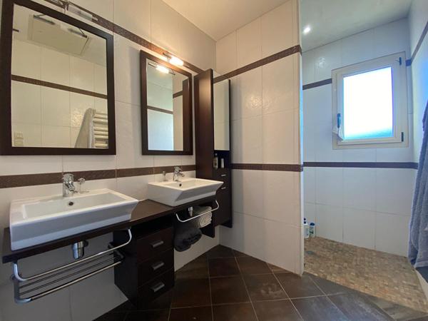 A vendre - Maison 6 pièces - 137m² - Chemillé en Anjou - D5817