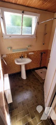 CAMARET SUR MER - Lagatjar - Penty traditionnel à rafraîchir et comprenant une entrée, une cuis...