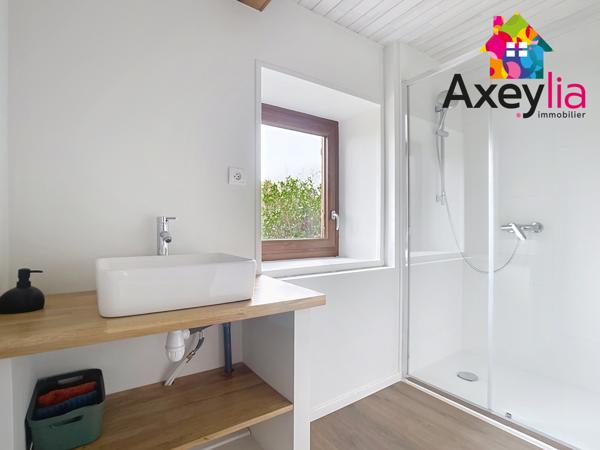 Iguerande (71340) A VENDRE - SECTEUR IGUERANDE - BELLE MAISON EN PIERRE RÉNOVÉE AVEC 3 CHAMBRES