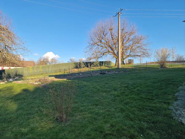 Dpt Vosges (88), à vendre proche de CONTREXEVILLE MAISON P6 avec GARAGE + DEPENDANCE de 400 m2 / TERRAIN 2000 m2