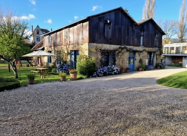 Dpt Vosges (88), à vendre proche de CONTREXEVILLE MAISON P6 avec GARAGE + DEPENDANCE de 400 m2 / TERRAIN 2000 m2