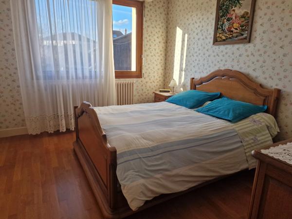 Dpt Vosges (88), à vendre proche de CONTREXEVILLE MAISON P6 avec GARAGE + DEPENDANCE de 400 m2 / TERRAIN 2000 m2