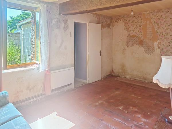 Vente                                                      Maison
                        
                     3 pièces                      50 m2                     à Chalandry