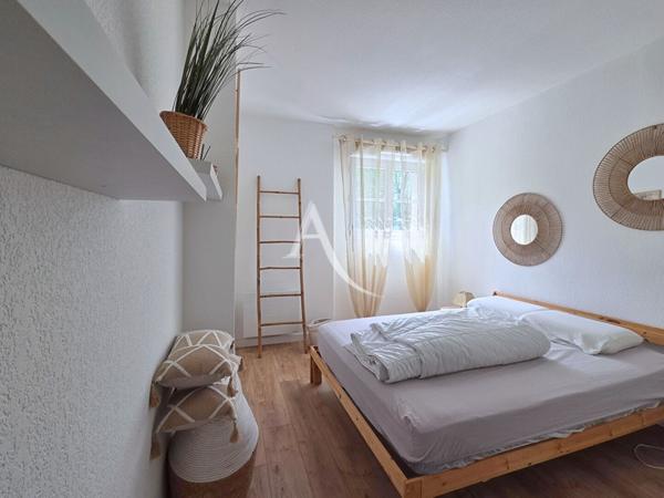 PAU-TRESPOEY Appartement T2 rénové avec balcon, parking