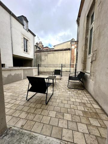 Triplex avec sa cour privative
