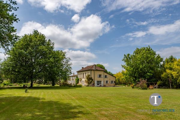 Exceptionnelle propriété de caractère – 530 m² – Parc 1 hectare – Médoc