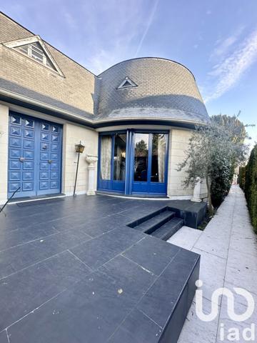 Maison 7 pièces de 300 m² à Thiais (94320)
