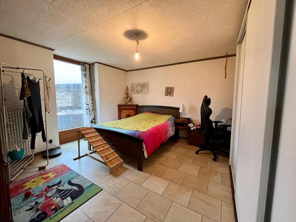 Propriété de caractère 4 chambres au coeur du village de Saint-Julien-sur-Suran