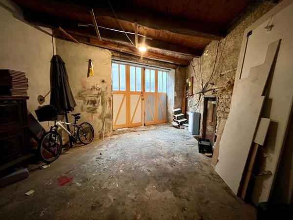 Propriété de caractère 4 chambres au coeur du village de Saint-Julien-sur-Suran