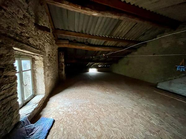 Propriété de caractère 4 chambres au coeur du village de Saint-Julien-sur-Suran