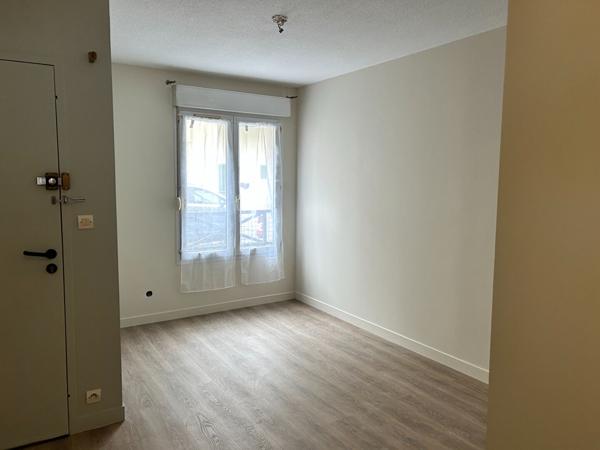 A louer - Studio non meublé - Secteur Gare / Visitation