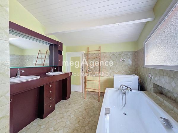 Maison à ARGENTONNAY, 79150 - 6 pièces 140m²