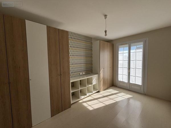 Maison à louer à Bonchamp-lès-Laval en Mayenne (53960), ref : 53005-L453