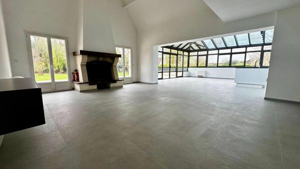 Propriété d'exception  221 m² de luminosité sur  presque 3 000 m² de terrain