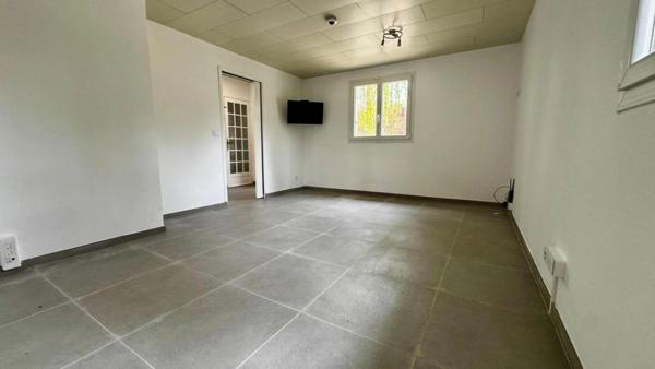 Propriété d'exception  221 m² de luminosité sur  presque 3 000 m² de terrain