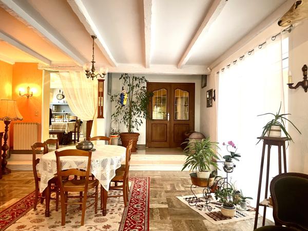 SUPERBE MAISON DE 223 M2 avec SOUS SOL ET PISCINE INTERIEURE /// proche CENTRE BOURG MIREBEAU