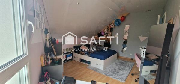 Maison de 150m² avec piscine chauffée et 6 places couvertes