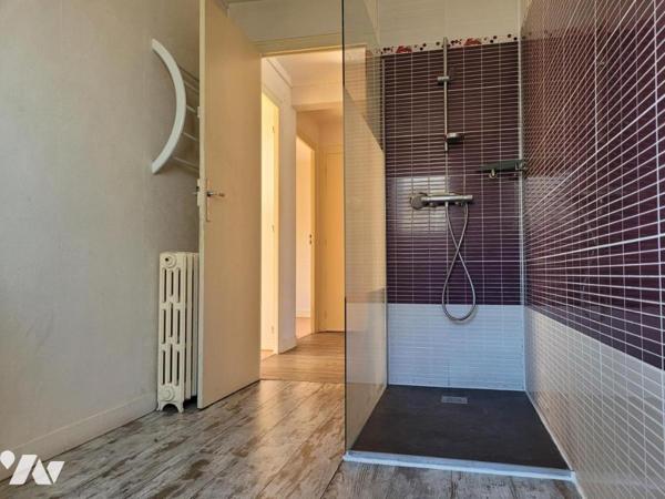 SABLE SUR SARTHE: PAVILLON DE TYPE 6-REF:VDL2079