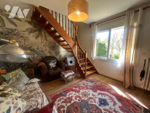 A VENDRE - MESQUER -EMPLACEMENT IDEAL : A PROXIMITE IMMEDIATE DU BOURG ET PROCHE PLAGE - MAISON...