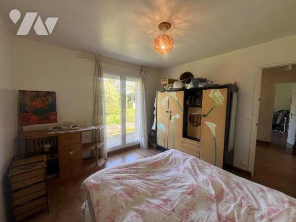 A VENDRE - MESQUER -EMPLACEMENT IDEAL : A PROXIMITE IMMEDIATE DU BOURG ET PROCHE PLAGE - MAISON...